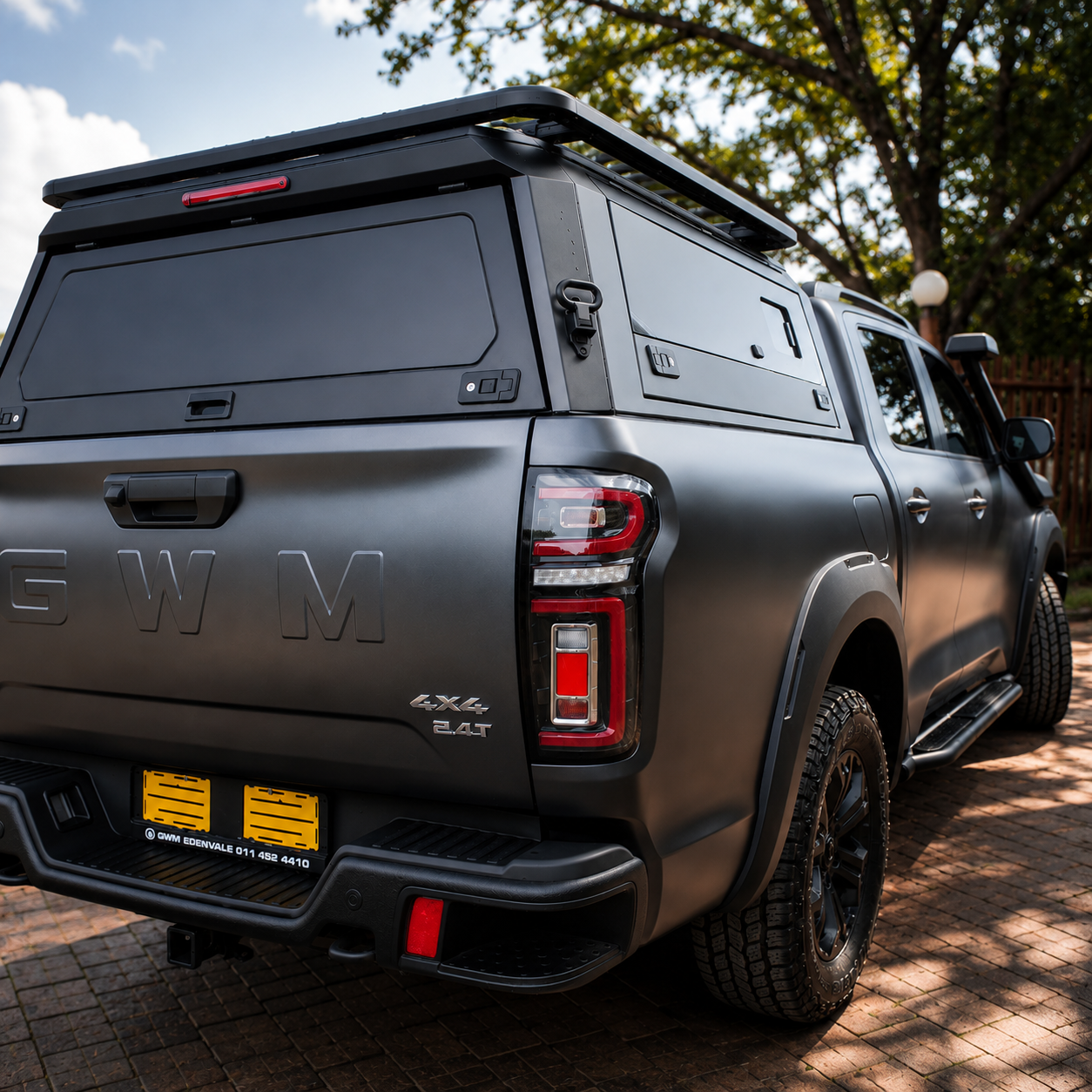 GWM P300 Explorer+ Aluminium, Solid Glass Canopy –  Glass Gullwing Doors & Sliding Side Window