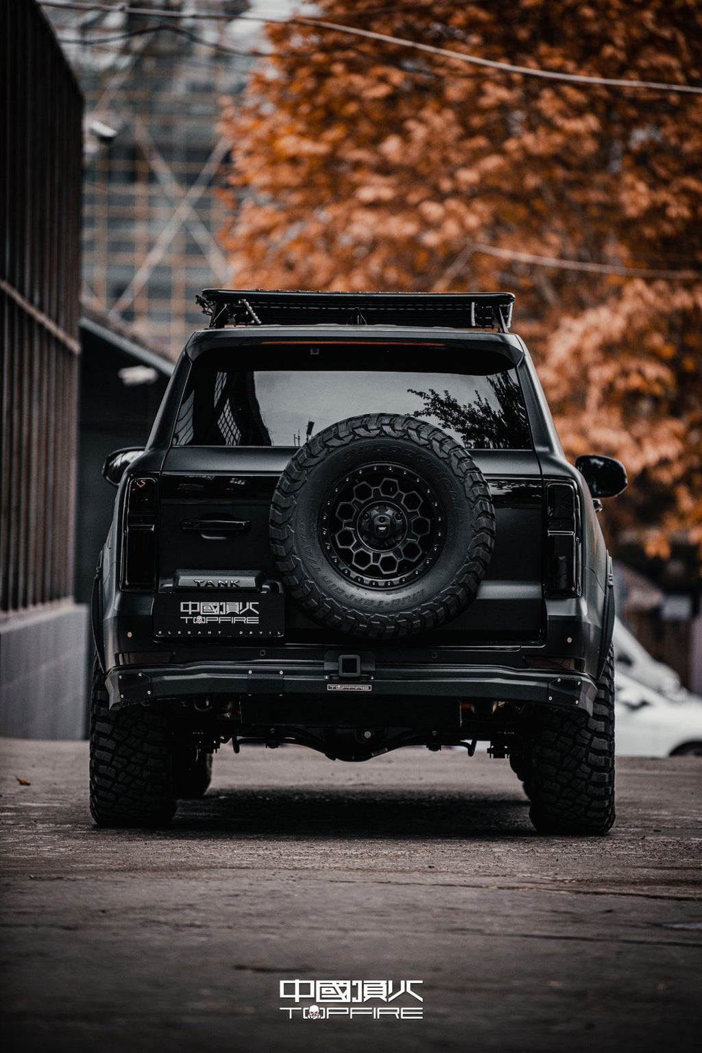 Tank 500 Topfire™ Darkest Rear – rear view