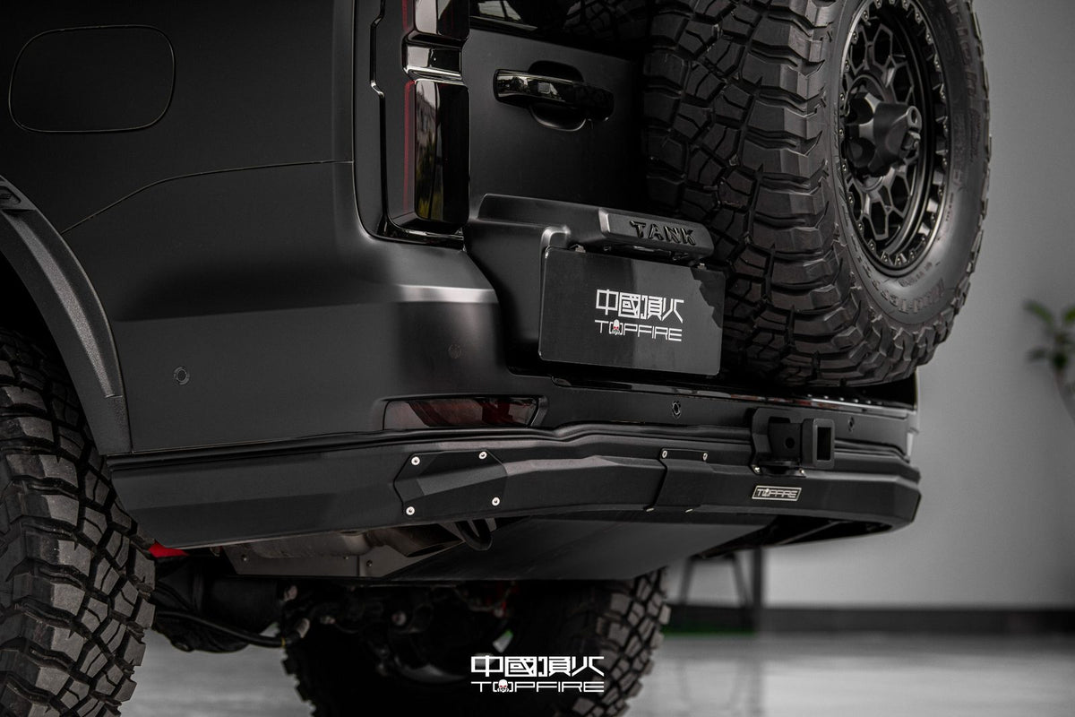 Tank 500 Topfire™ Darkest Rear – close view